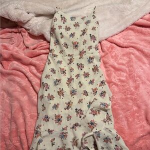 Me to We / Chateau Los Ivory Floral Ruffle Dress